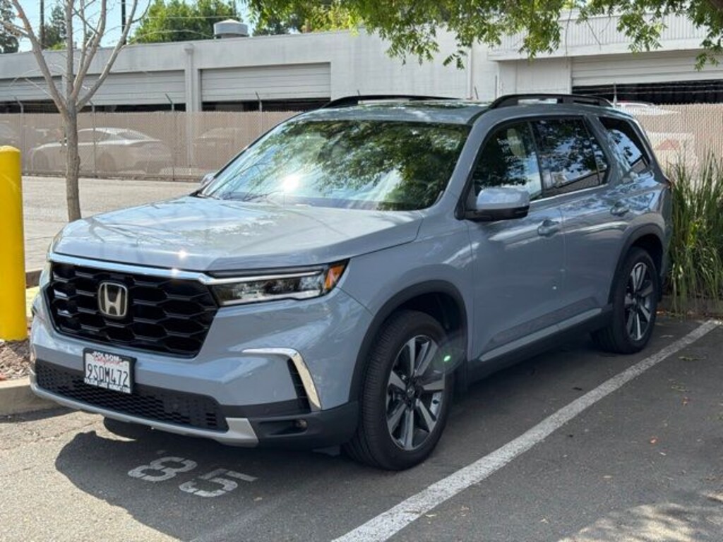 Certified 2025 Honda Pilot Touring SUV