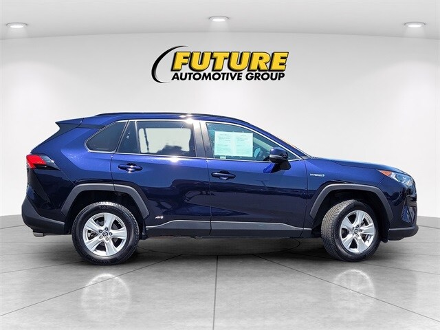 2020 Toyota RAV4 Hybrid XLE photo 2