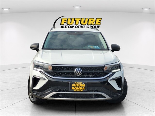 2022 Volkswagen Taos S photo 2