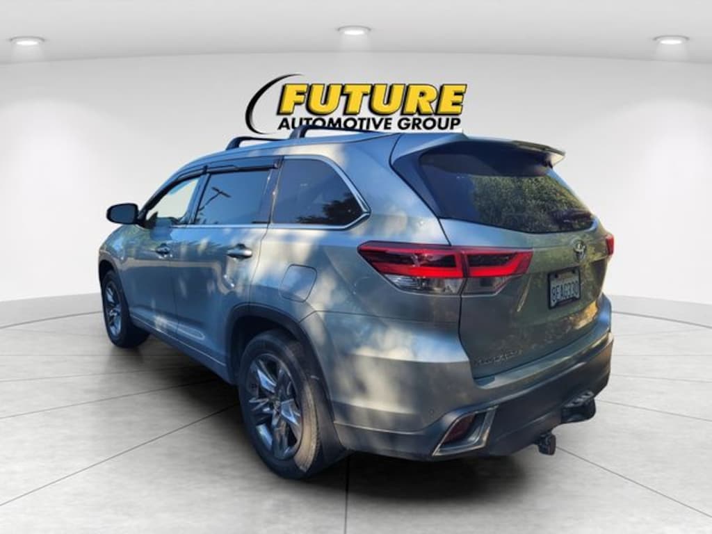 Used 2018 Toyota Highlander Limited Platinum SUV