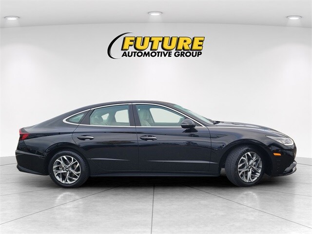 2023 Hyundai Sonata SEL photo 3