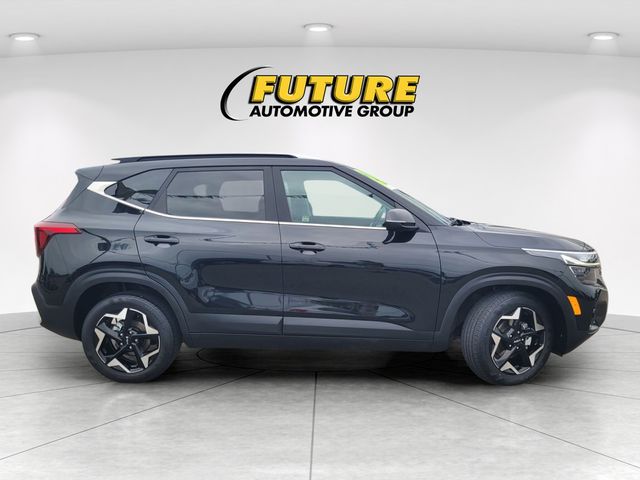2024 Kia Seltos EX photo 2