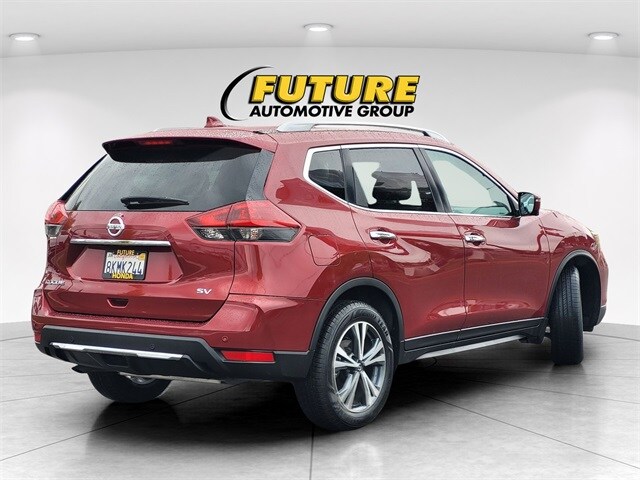 2019 Nissan Rogue SV photo 4