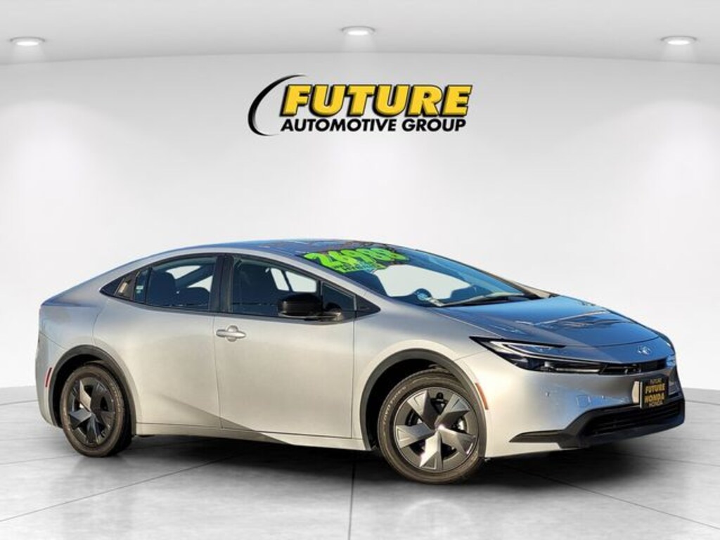 Used 2024 Toyota Prius LE Hatchback