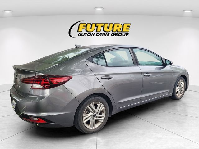 2020 Hyundai Elantra SEL photo 3