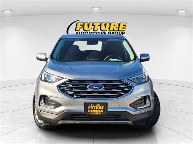 2024 Ford Edge Titanium photo 2