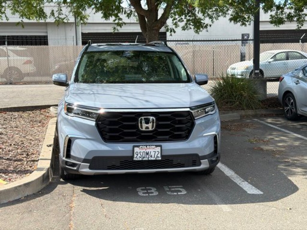 Certified 2025 Honda Pilot Touring SUV