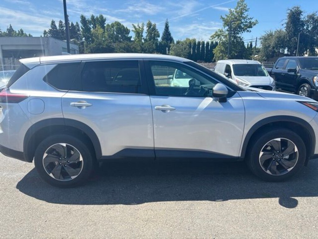Used 2024 Nissan Rogue SV SUV