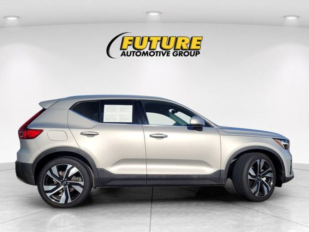 Certified 2023 Volvo XC40 B5 Plus Bright Theme SUV
