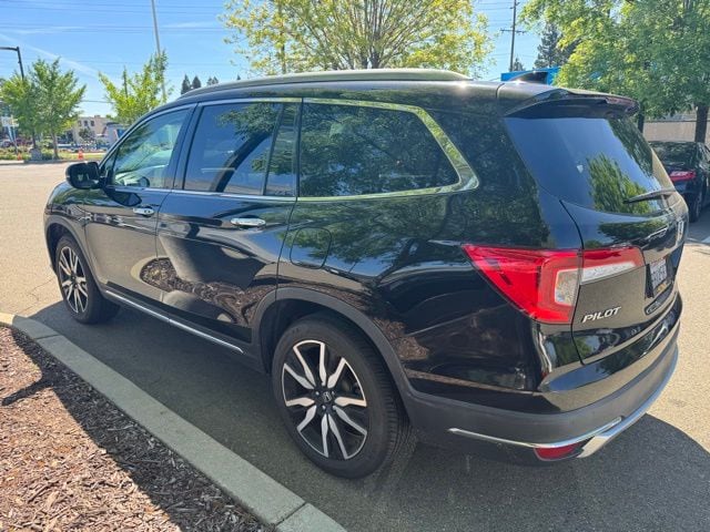 2022 Honda Pilot Touring photo 2