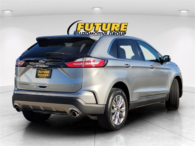 2024 Ford Edge Titanium photo 4