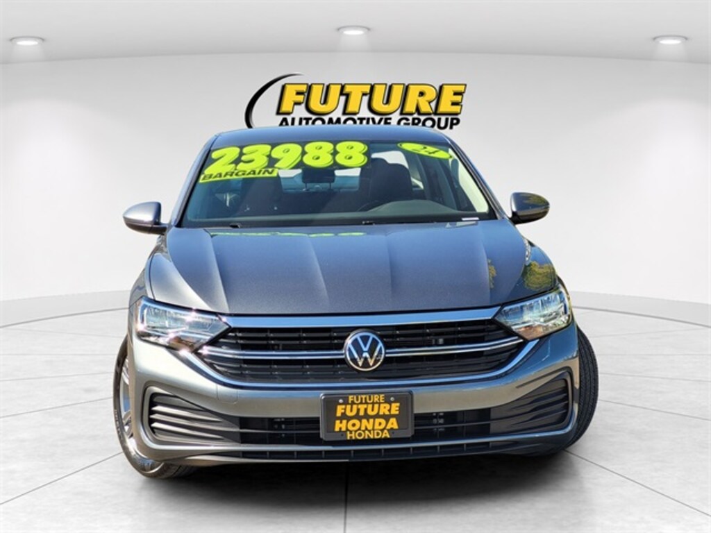Used 2024 Volkswagen Jetta 1.5T SE Sedan