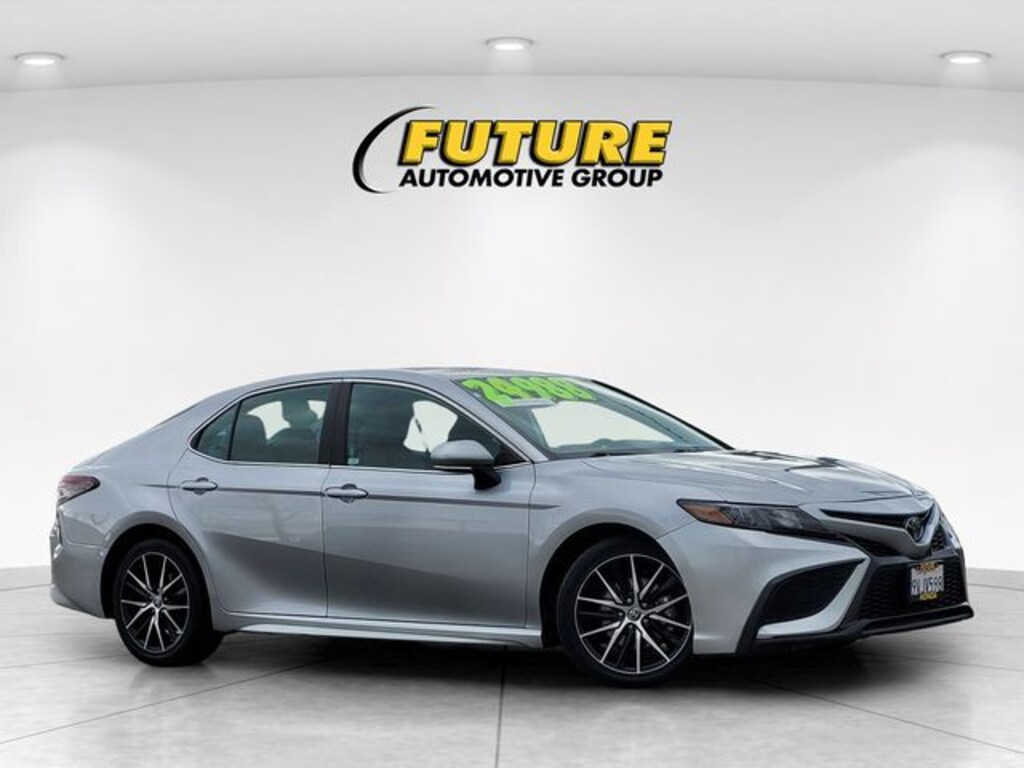 Used 2023 Toyota Camry SE Sedan