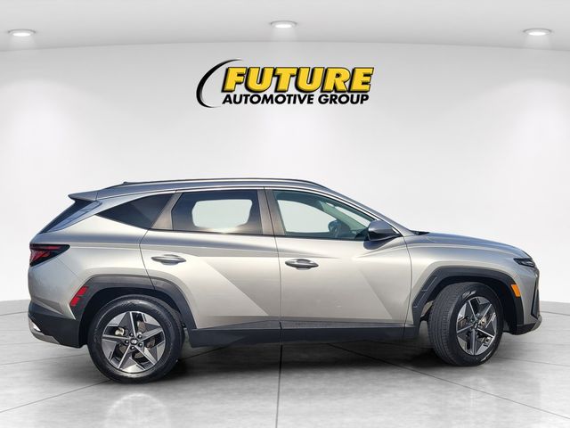 2025 Hyundai Tucson SEL photo 2