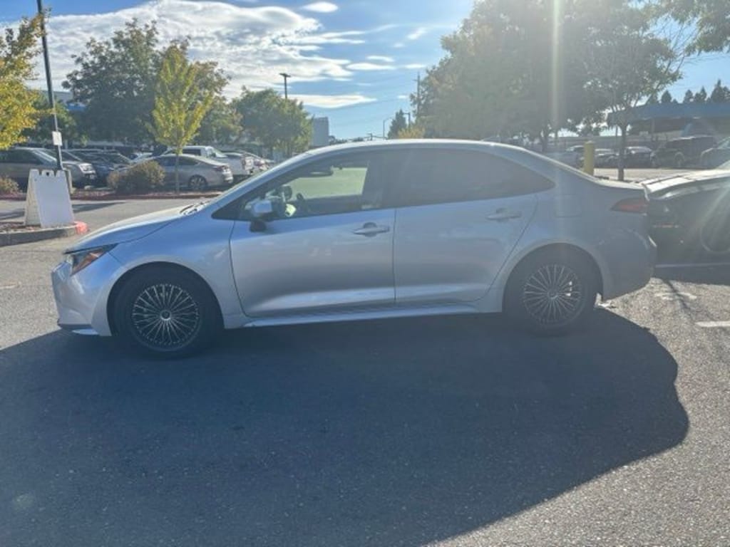 Used 2020 Toyota Corolla LE Sedan