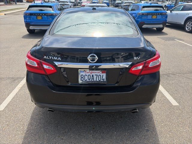 2017 Nissan Altima 2.5 SV photo 3