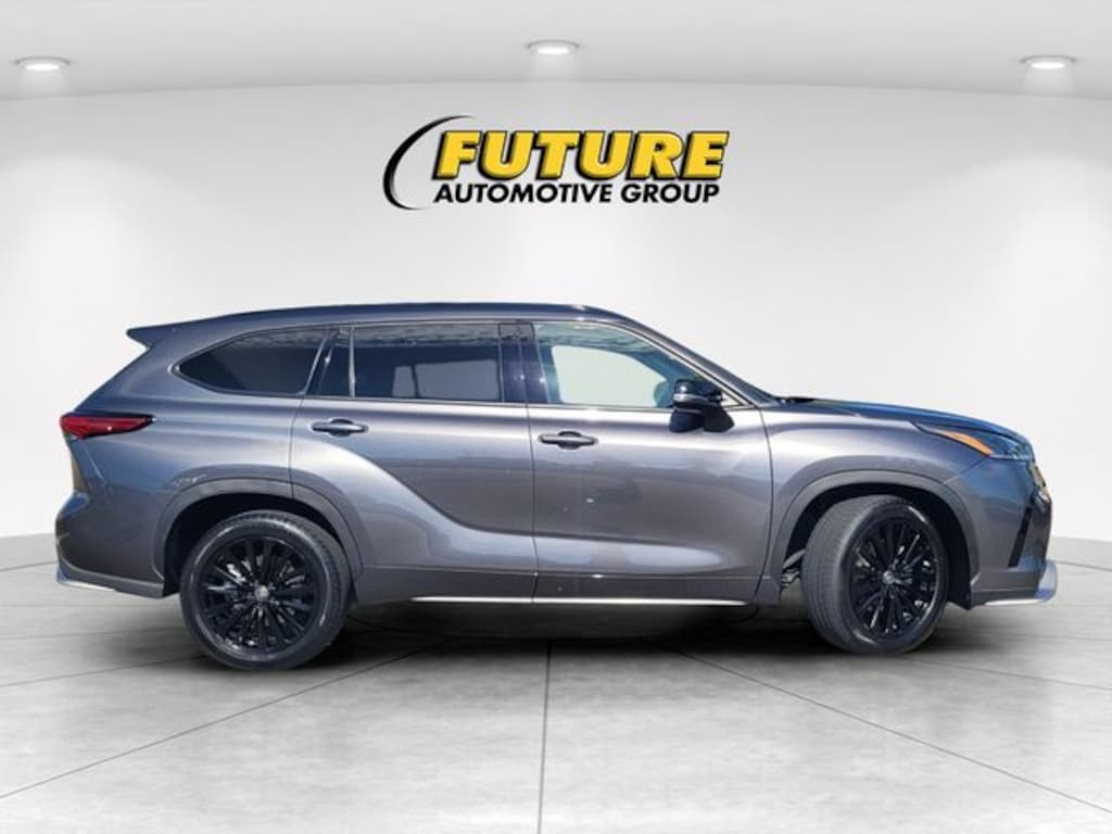 Used 2023 Toyota Highlander XSE SUV
