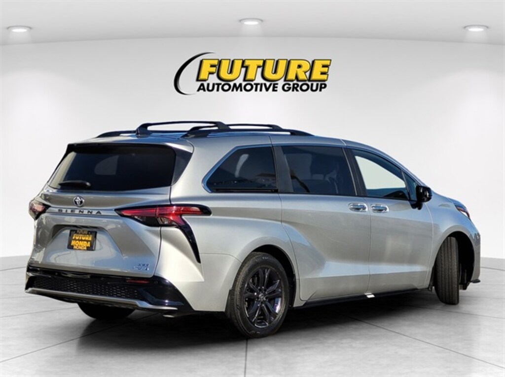 Used 2024 Toyota Sienna XSE Minivan/Van