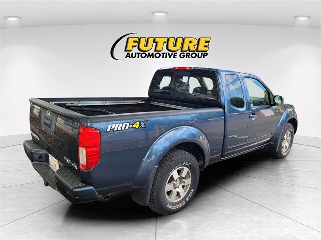 2013 Nissan Frontier PRO-4X photo 2