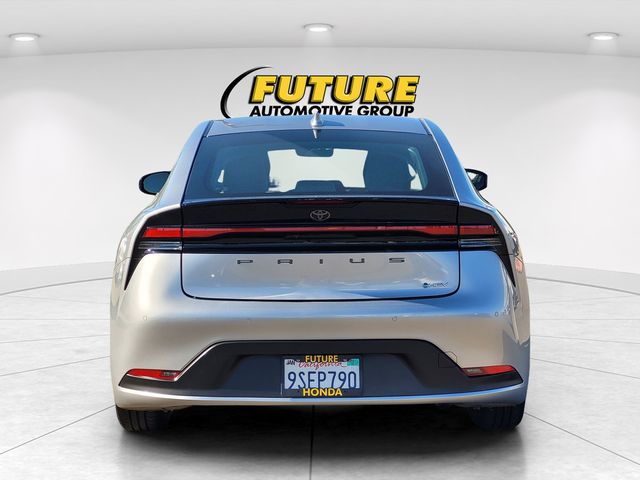 2024 Toyota Prius LE photo 3