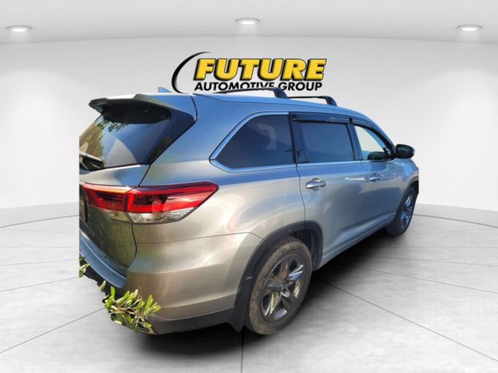 Used 2018 Toyota Highlander Limited Platinum SUV