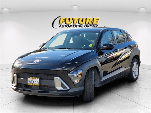 2024 Hyundai Kona SE photo 2