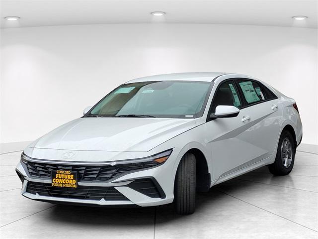 2026 Hyundai Elantra SE photo 2