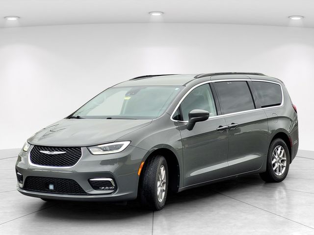 2022 Chrysler Pacifica Touring L photo 3