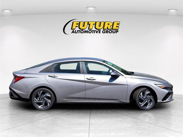 2025 Hyundai Elantra Hybrid Limited photo 2