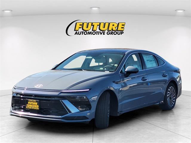 2025 Hyundai Sonata Hybrid Limited photo 2