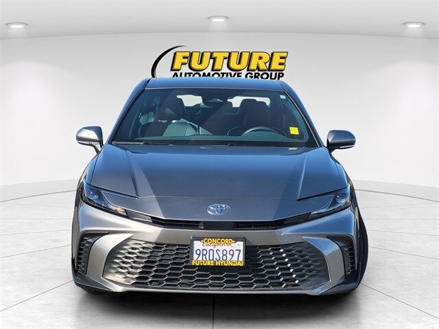 2025 Toyota Camry SE photo 2