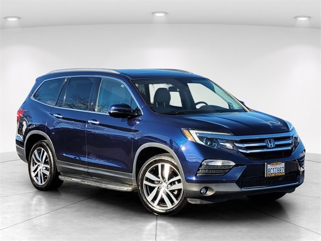 2018 Honda Pilot Elite's photo