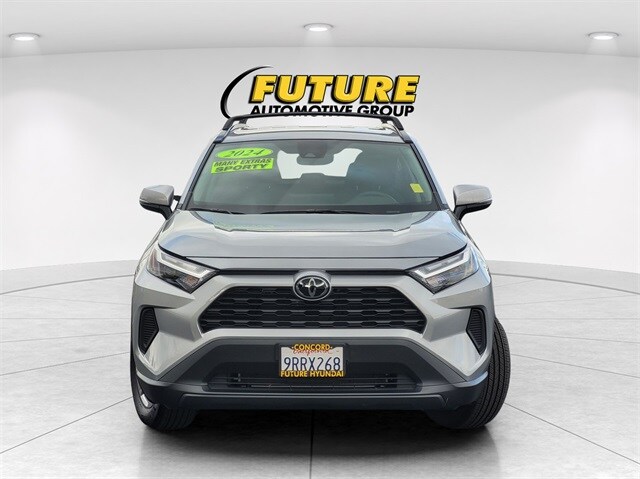 2024 Toyota RAV4 XLE photo 2