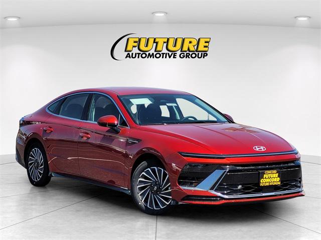 2025 Hyundai Sonata Hybrid Sedan 