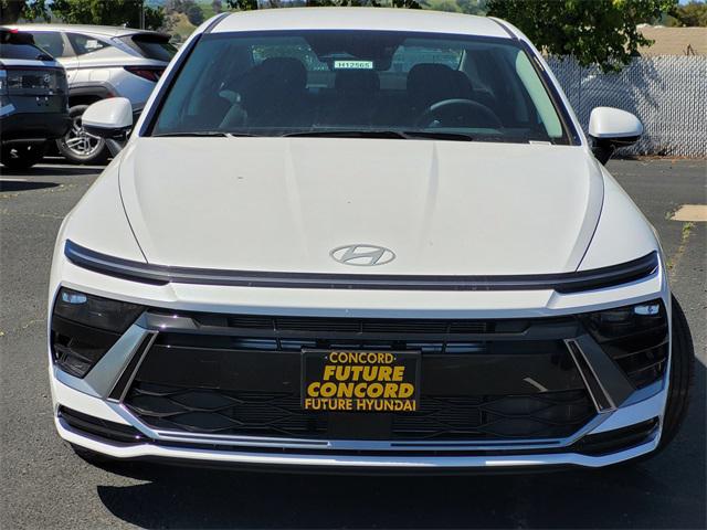 2025 Hyundai Sonata SEL photo 2