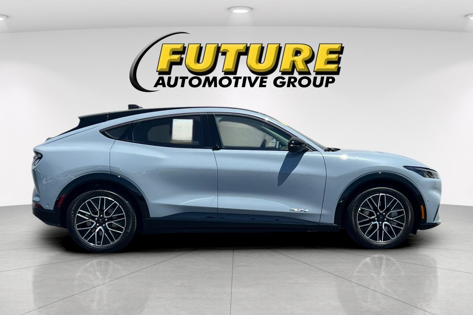 2024 Ford Mustang Mach-E Premium photo 2