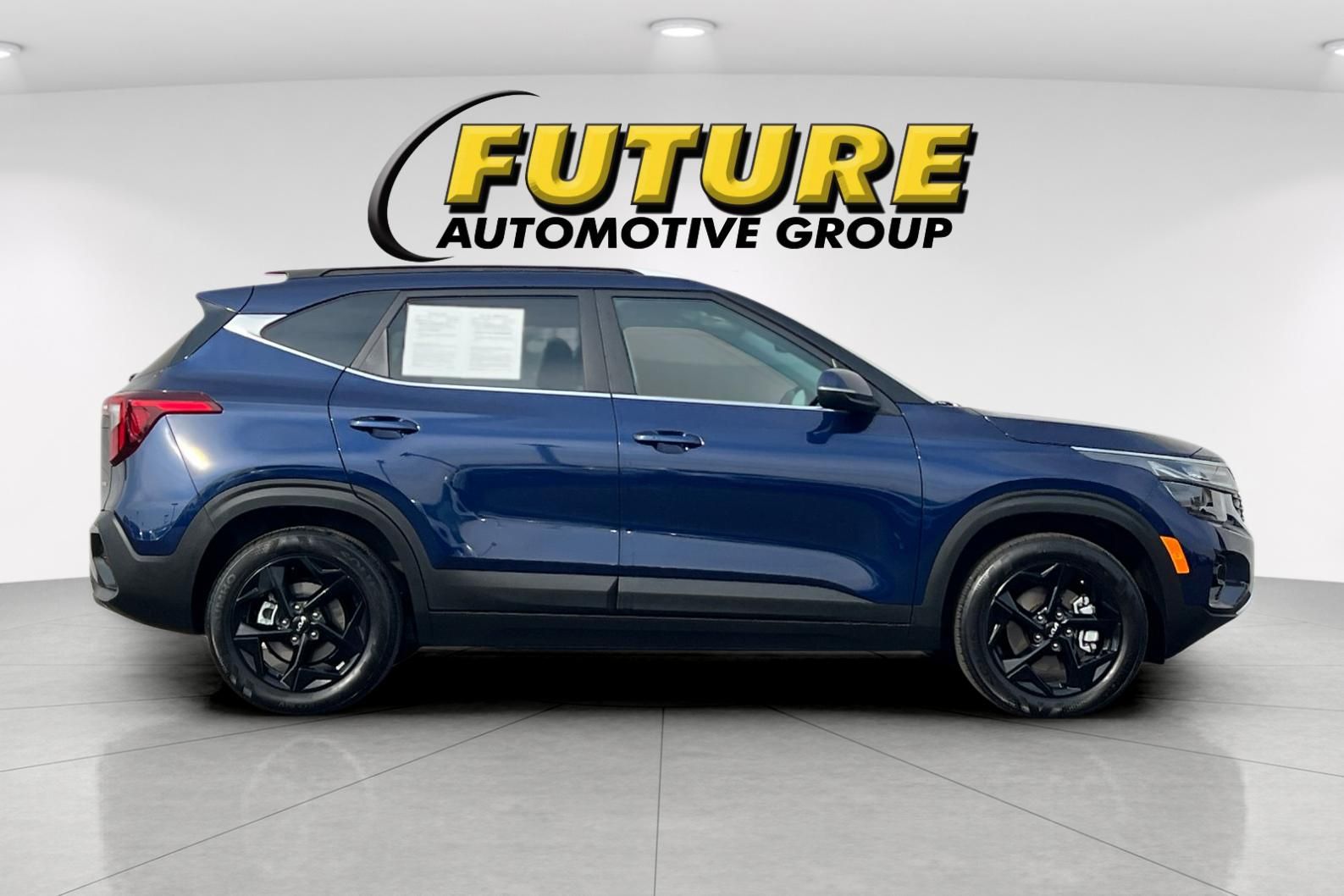 2026 Kia Seltos EX photo 2