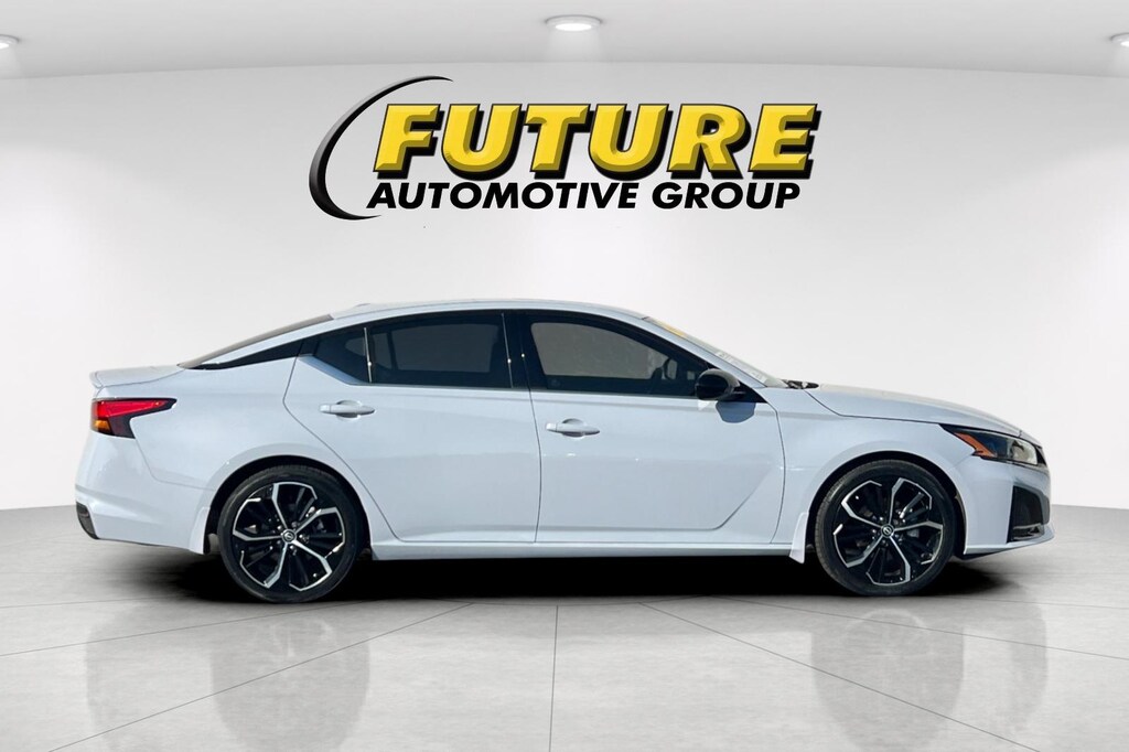 Used 2023 Nissan Altima 2.5 SR Sedan