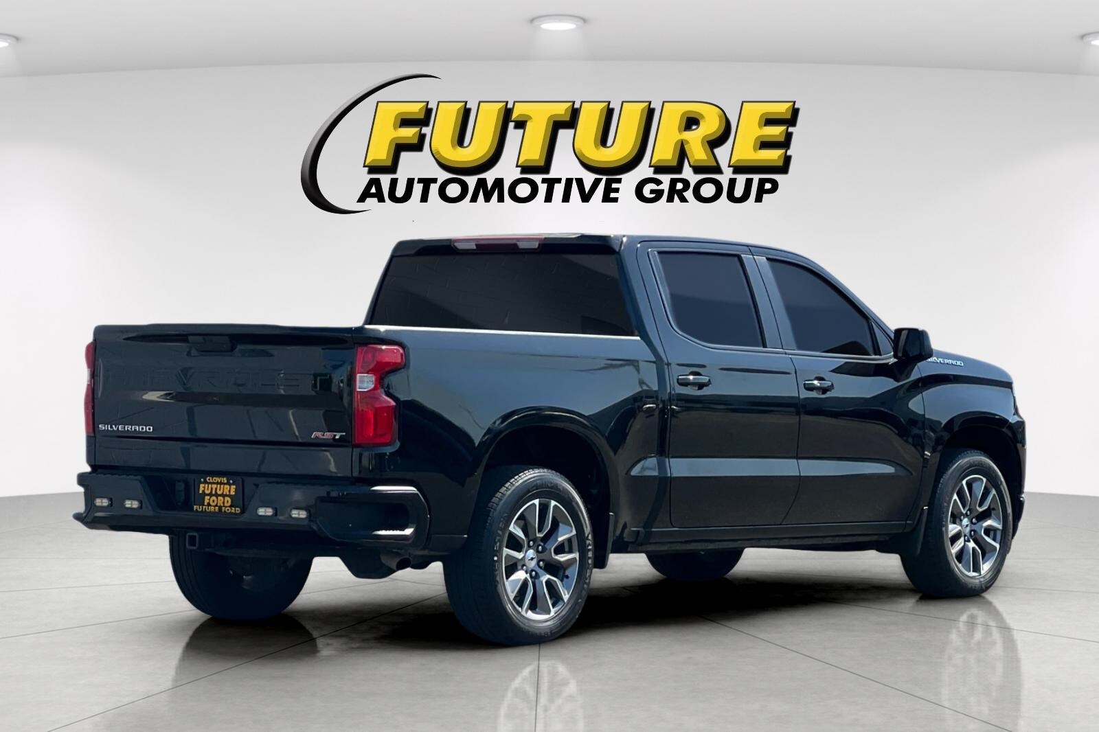 2021 Chevrolet Silverado 1500 RST photo 3