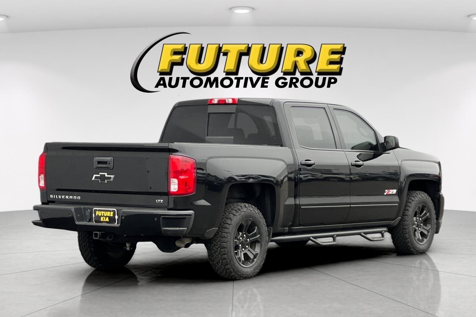 2017 Chevrolet Silverado 1500 LTZ photo 3