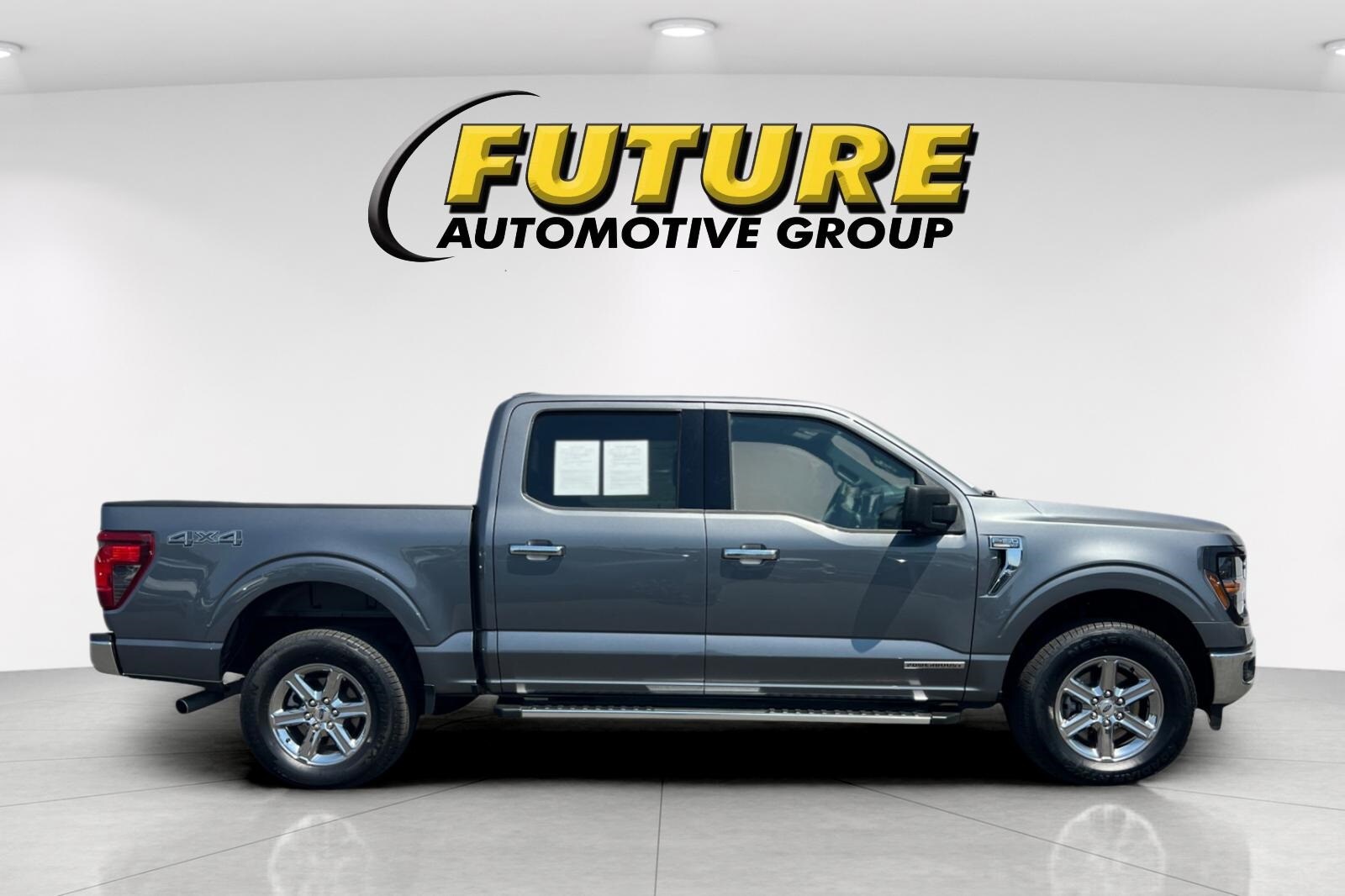 2024 Ford F-150 XLT photo 2
