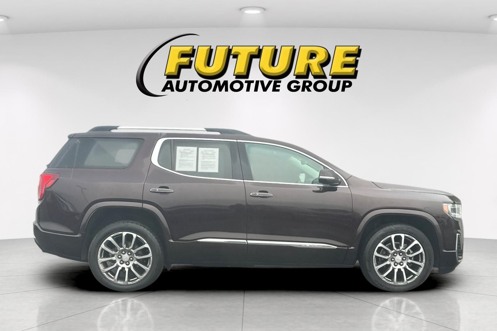 2021 GMC Acadia Denali photo 2