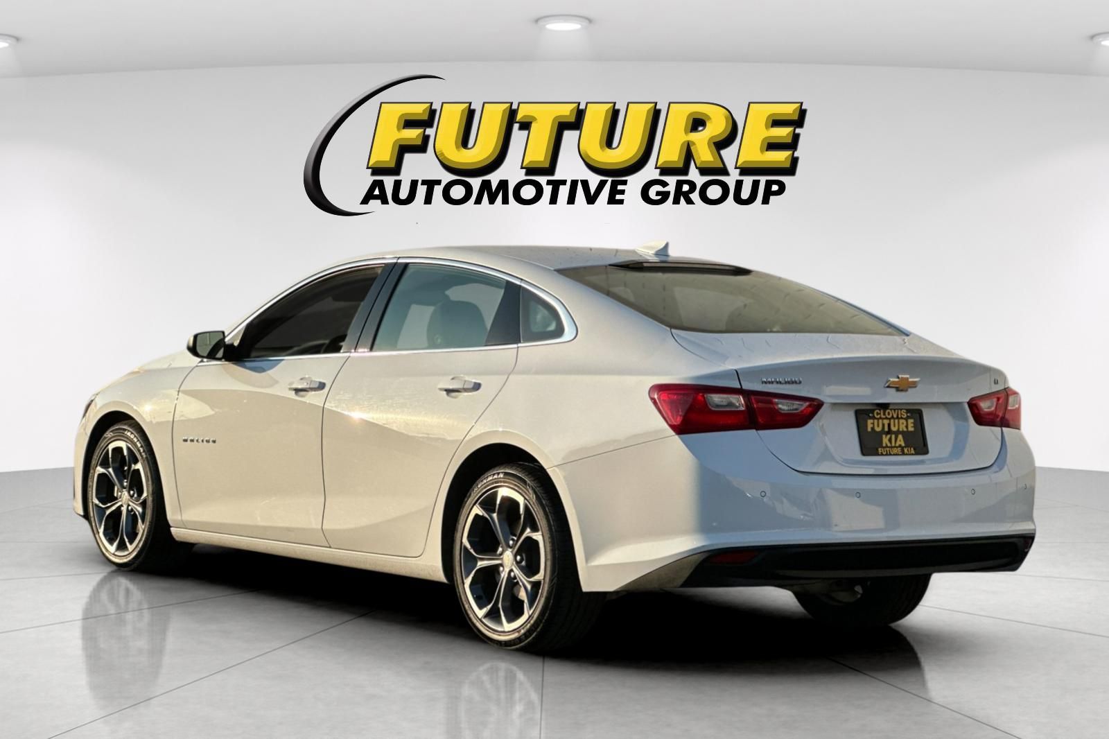 2024 Chevrolet Malibu LT photo 5