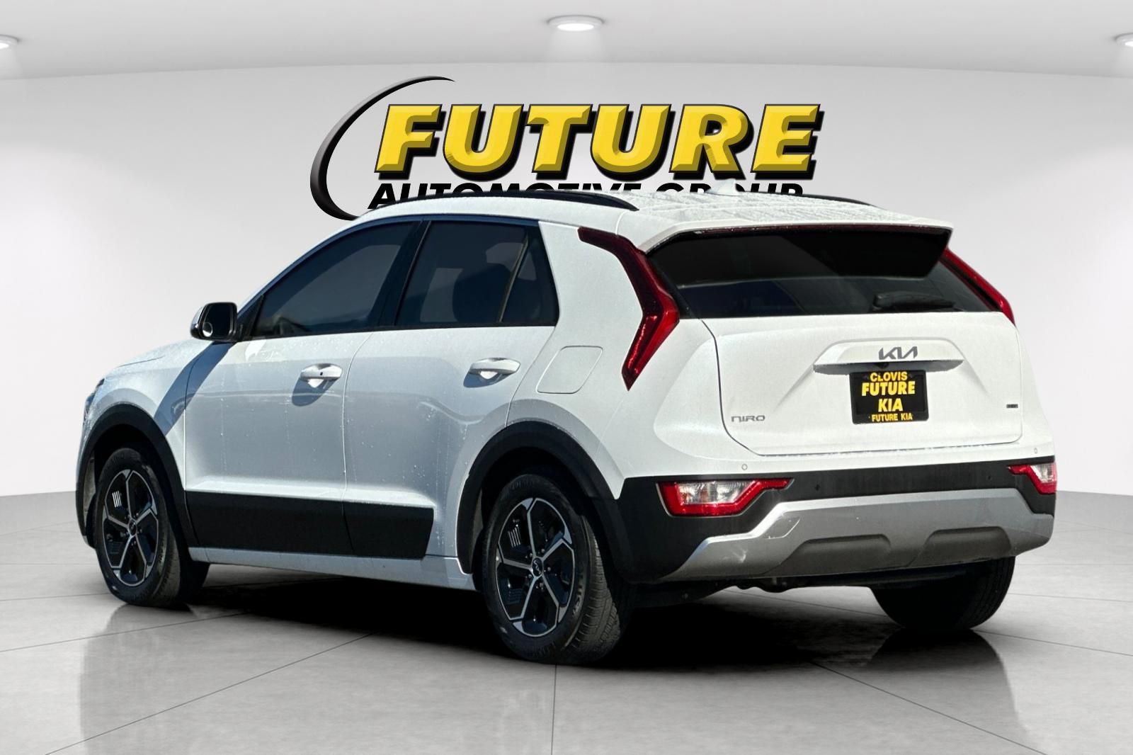 2023 Kia Niro EX photo 4