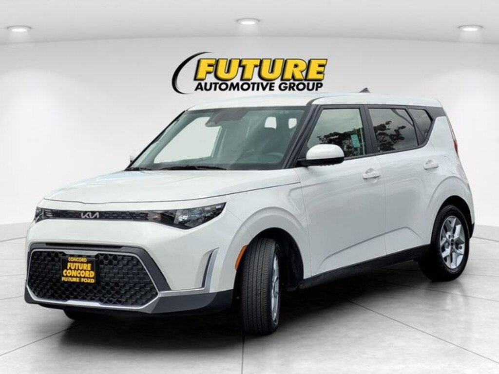 Used 2025 Kia Soul LX Hatchback