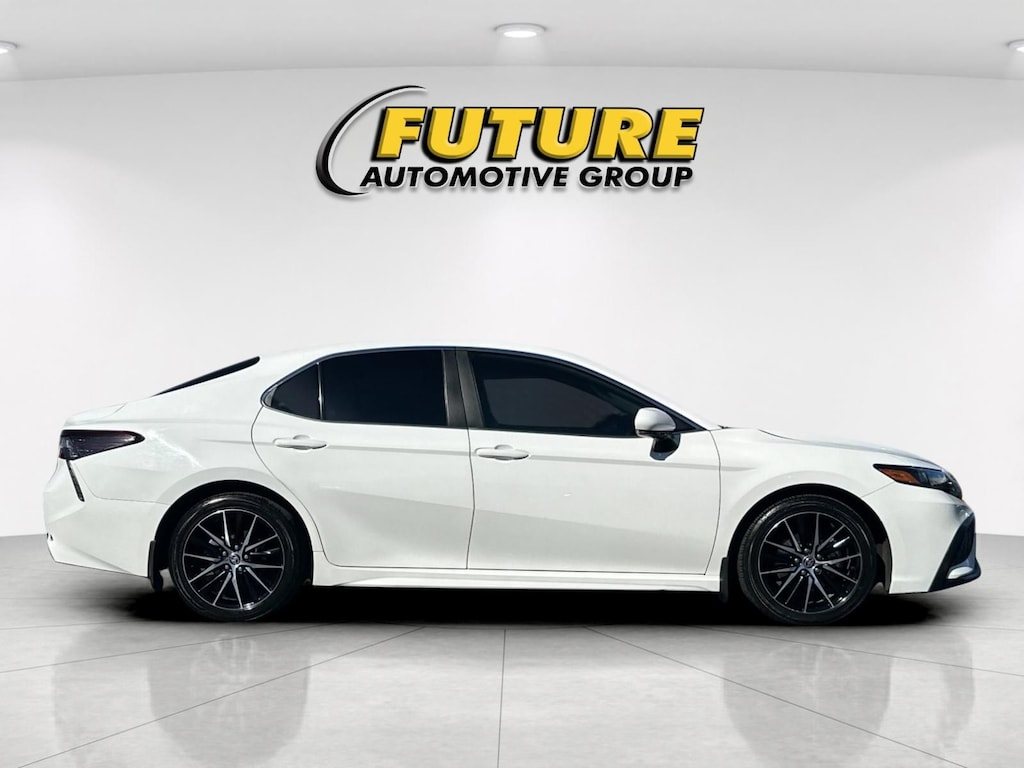 Used 2024 Toyota Camry SE Sedan
