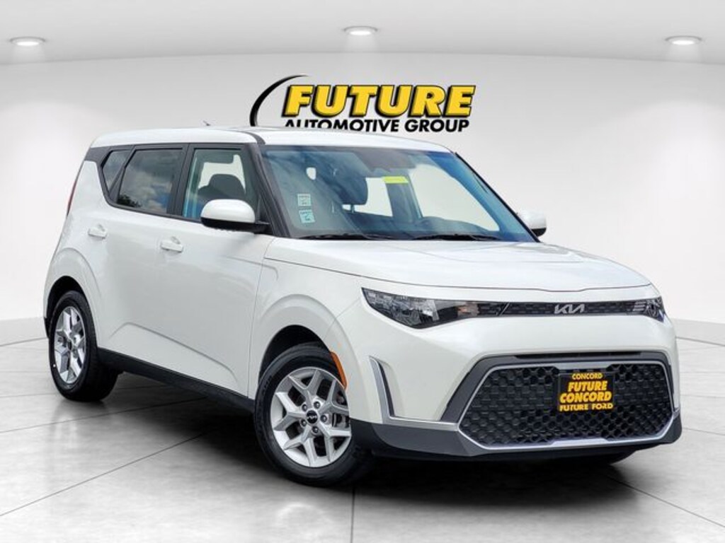 Used 2025 Kia Soul LX Hatchback
