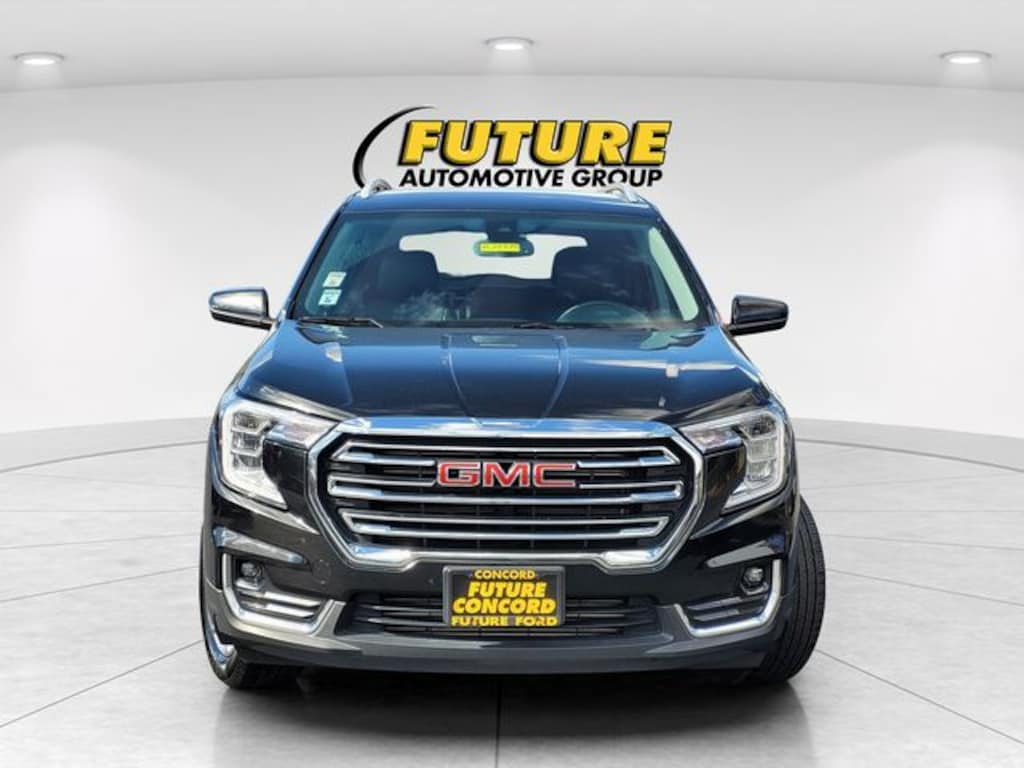 Used 2024 GMC Terrain SLT SUV