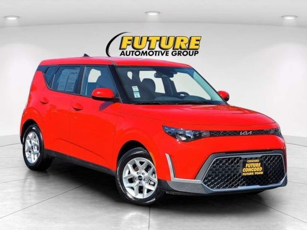 Used 2025 Kia Soul LX Hatchback