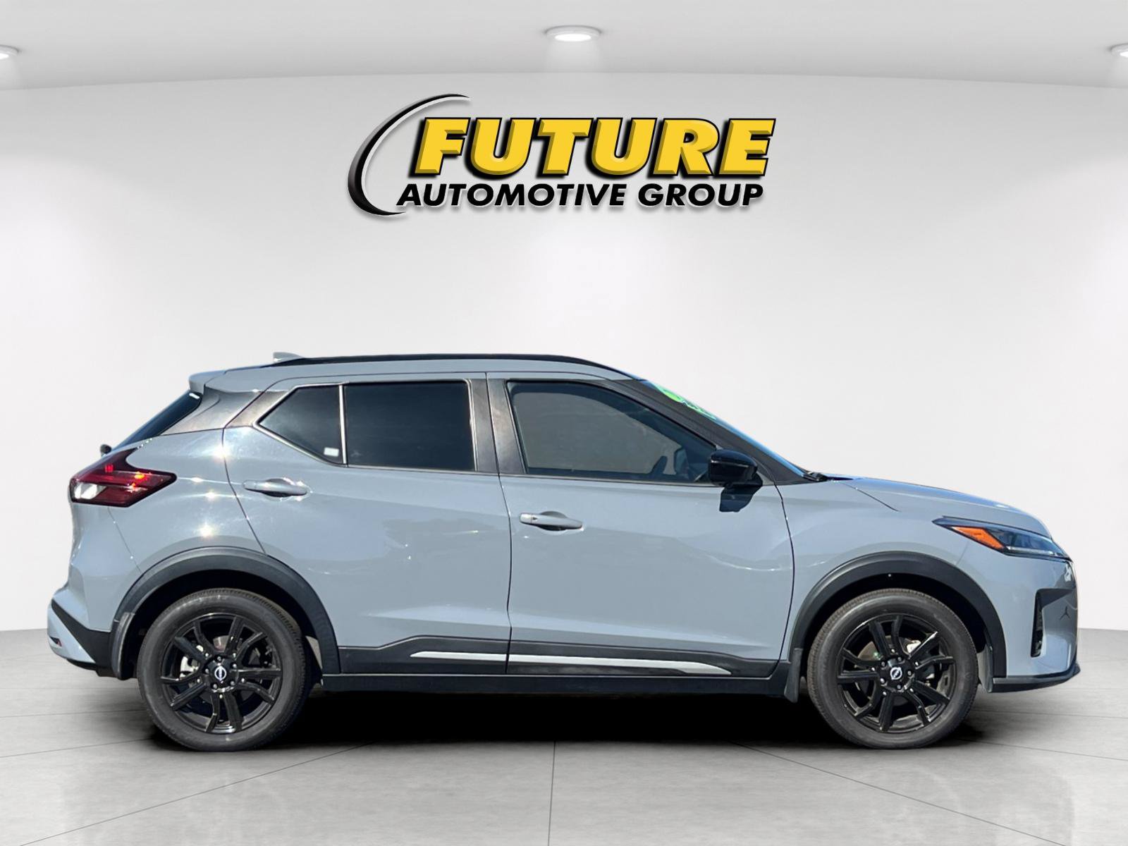 Used 2023 Nissan Kicks SR SUV